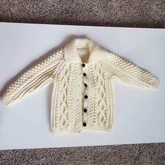 Vintage 1970s Childs Girls Boys Cream Knit Cardigan Sweater Wood Button #18 - Picture 3 of 10